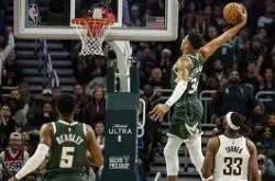 又见绝平！北京国安与密尔沃基雄鹿鏖战至终场，维尼修斯读秒救主的简单介绍