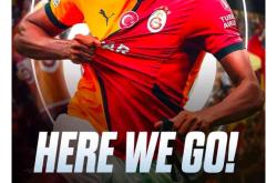 包含奥斯梅恩复出首秀出彩，那不勒斯主场鏖战拜仁慕尼黑，豪取10连胜的词条